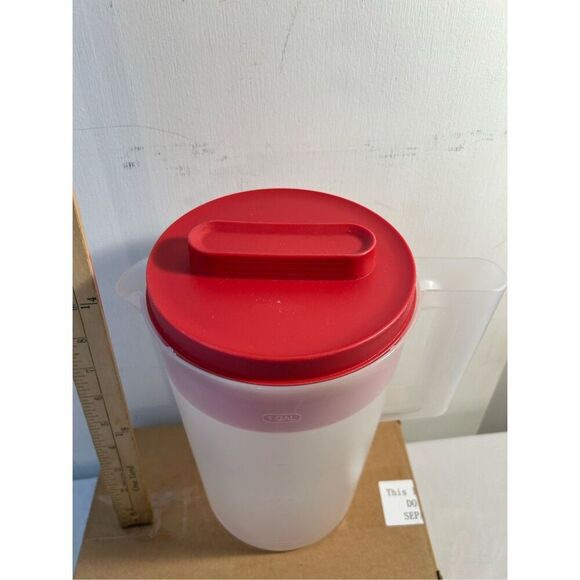 Rubbermaid 1 gal jug pitcher red lid replacement - Picture 3 of 6